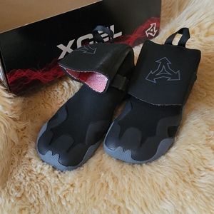 Xcel wetsuit Booties size 10 women's.